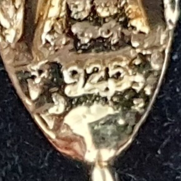 Gold Plated 925 Sterling Silver Simple Curved Leaf Pendant Necklace - Picture 9 of 9